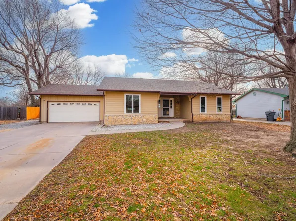 406 Peach Tree Ln, Haysville, KS 67060