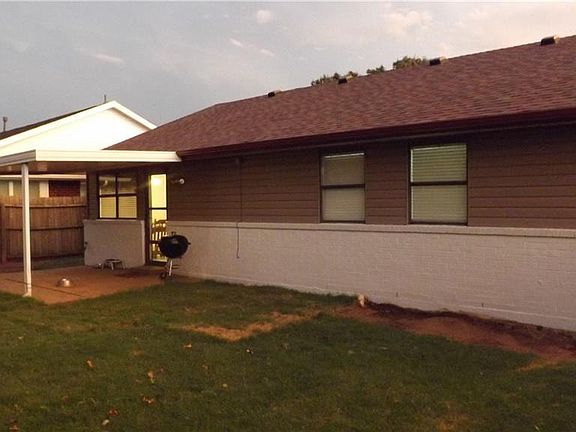 5th image of 200 Woodgate Dr
