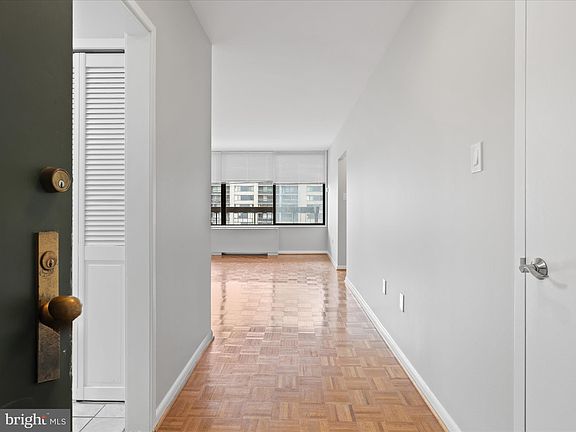 5th image of 3701 S George Mason Dr Unit 2118N