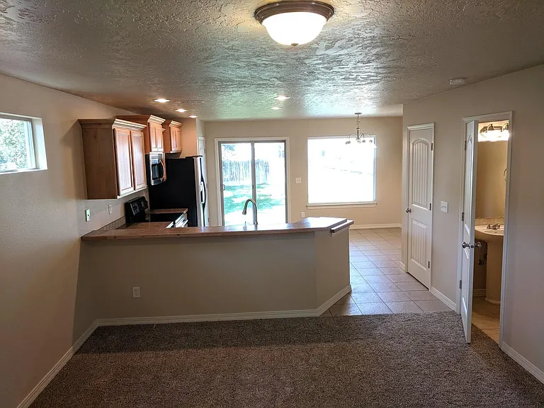 2807 W Ona St — Photo 3