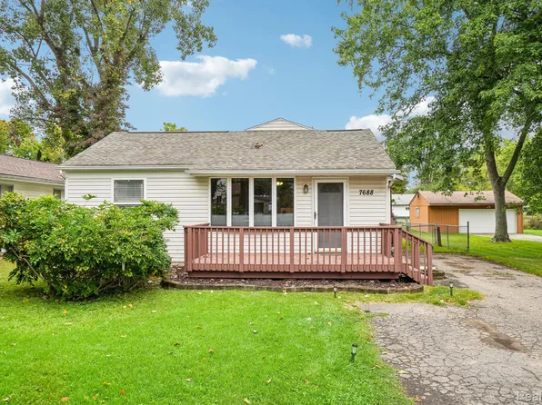 7688 Visger Ave, Waterford, MI 48329