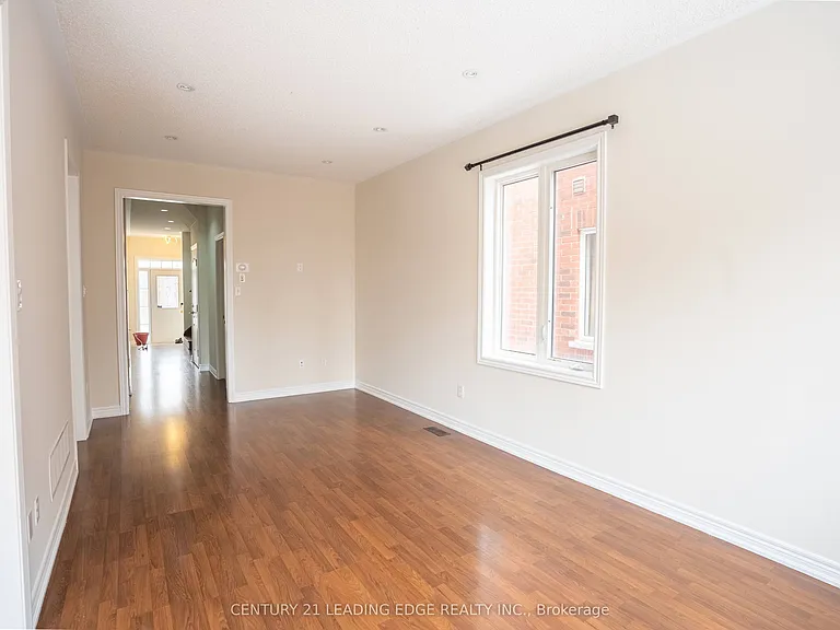 3229 Edwyna Dr — Photo 5