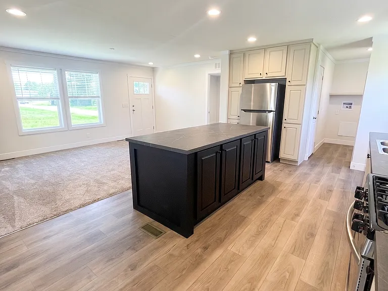 73 Ashley Cir #30 — Photo 4