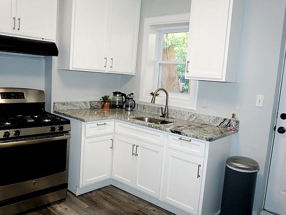5th image of 1332 McHenry St