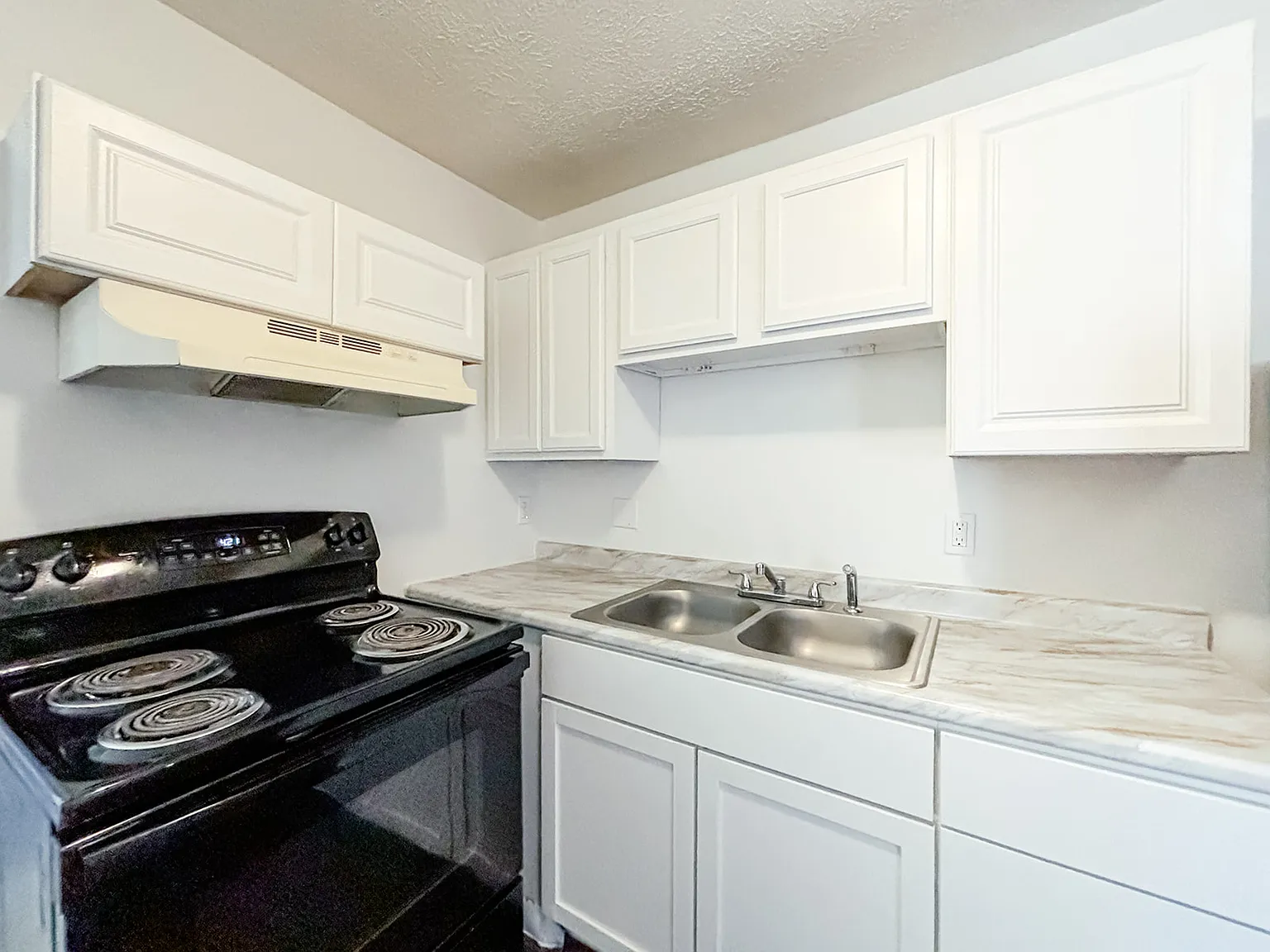2848 Harrison Avenue - RR_3 — Photo 2