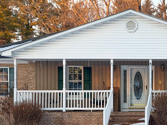 2nd image of 804 Oak Grove Church Rd