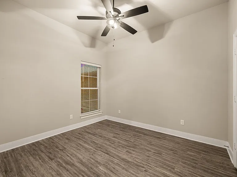 1617 Legacy Dr — Photo 16