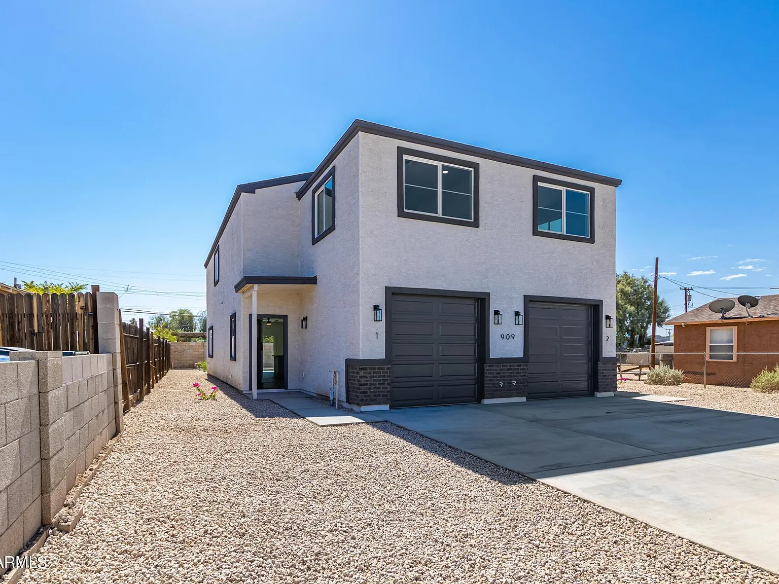 3 bed, 2.5 bath, 1500 sqft, $2,250 — Photo 1