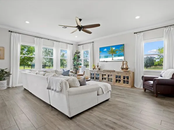 1067 Sweetgrass Street, Loxahatchee, FL 33470