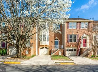 8038 Trevor Pl, Vienna, VA 22182