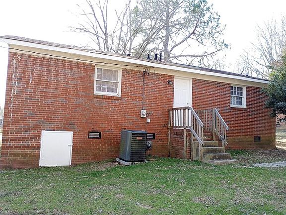 2nd image of 2203 Jolson Ct