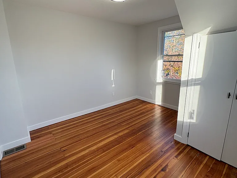 172 Swanson Ave — Photo 21