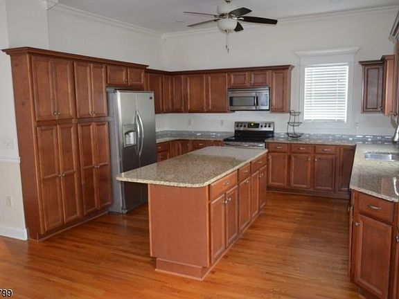 5th image of 26 Brunswick Ave
