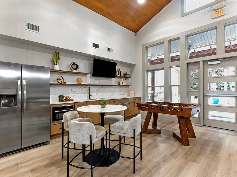 Island View Apartments — Photo 6