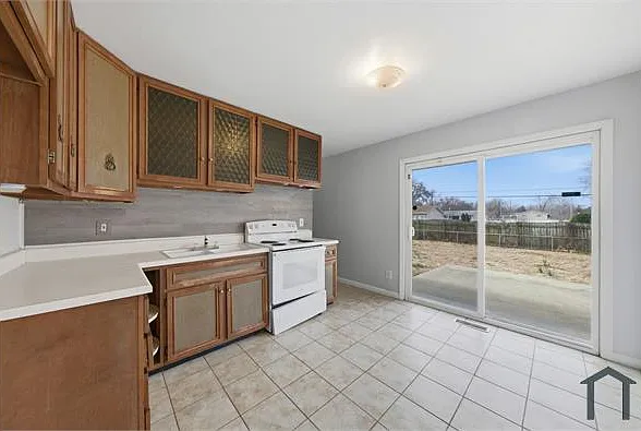 850 Saint Bartholomew Dr — Photo 9