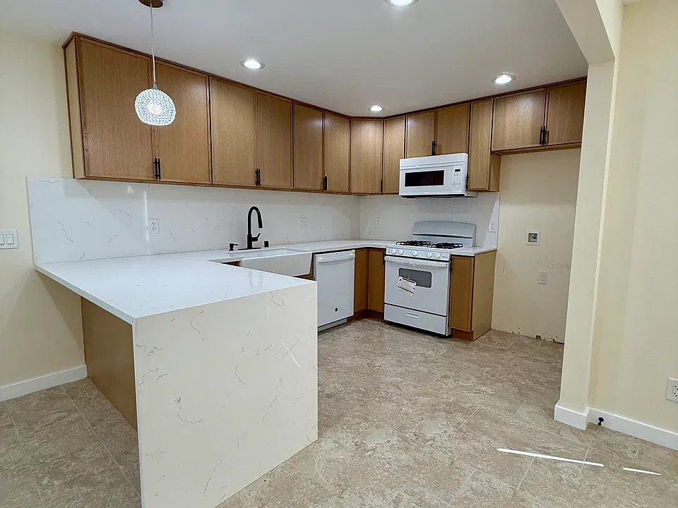 1013 Treadwell Ave