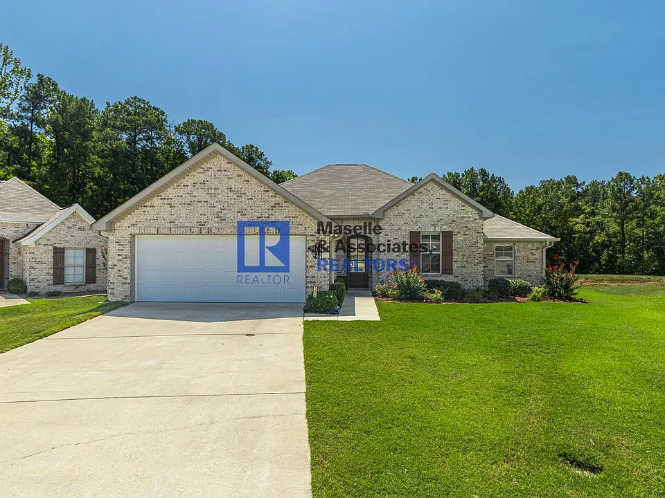 1019 Silver Cir