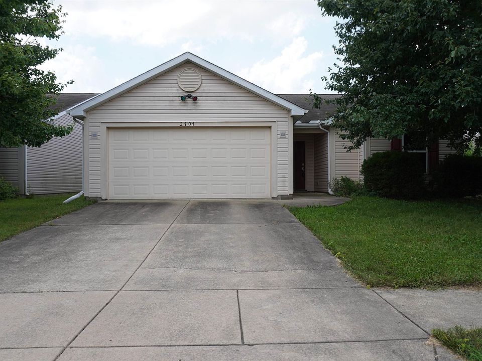 1st image of 2707 Queencastle Dr
