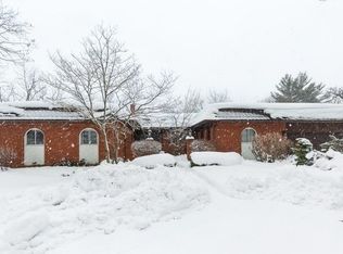 42W324 Jens Jensen Ln, St Charles, IL 60175