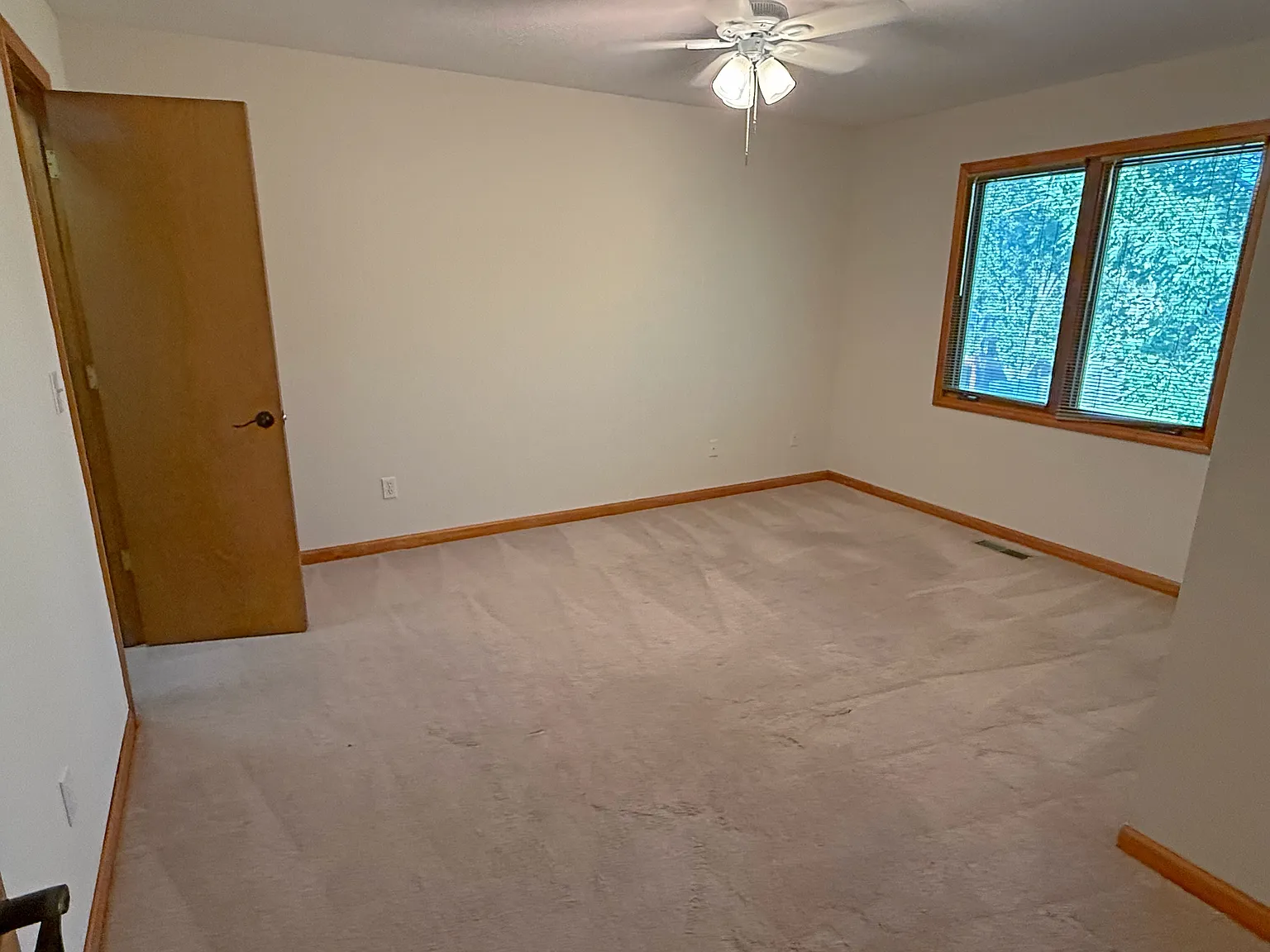 3 bed, 1420 sqft, $2,100 — Photo 3