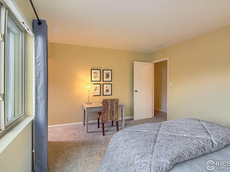 855 W Moorhead Cir — Photo 21