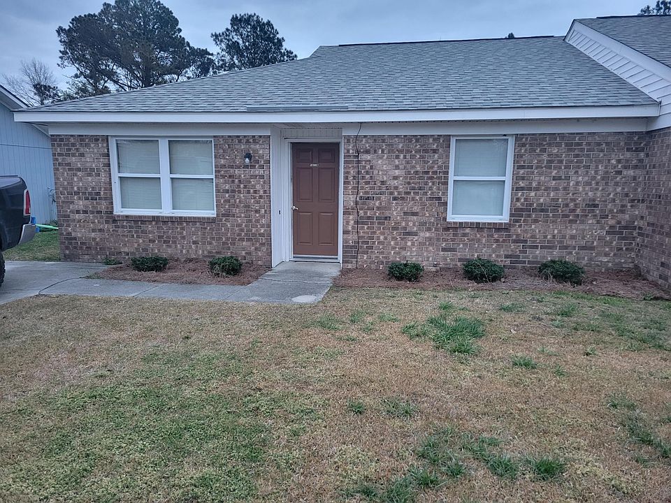 1st image of 1011 Wesley Ln #B