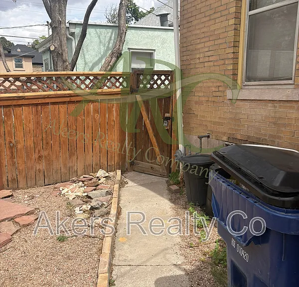 123 Van Buren St #DOWNSTAIRS — Photo 18