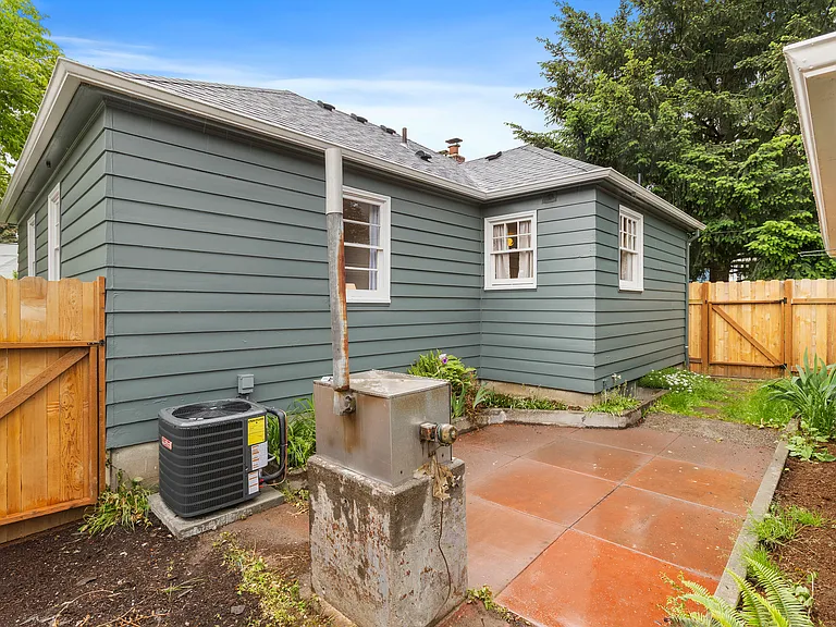 4305 NE 77th Ave — Photo 18