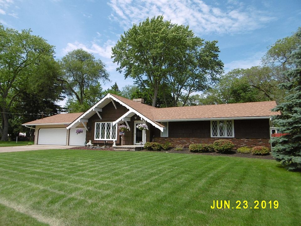 1st image of 5 Grover Ct