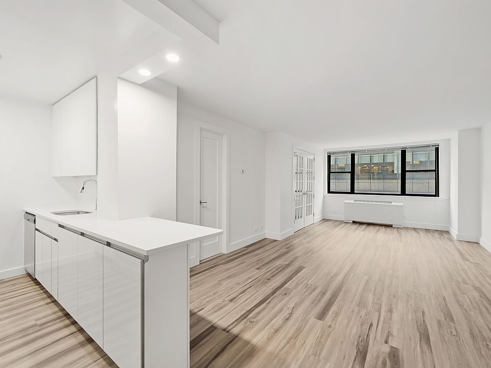 1st image of 330 W 58th St APT 7L