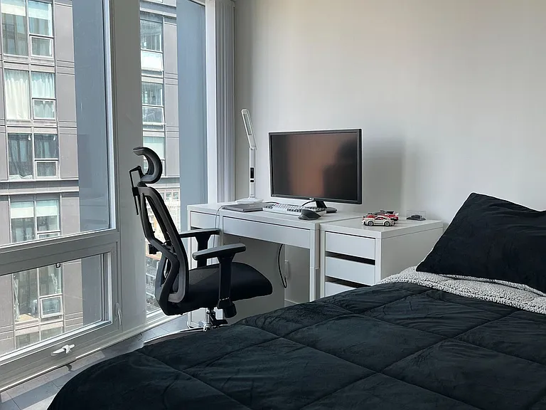 60 Shuter St #2509 — Photo 8