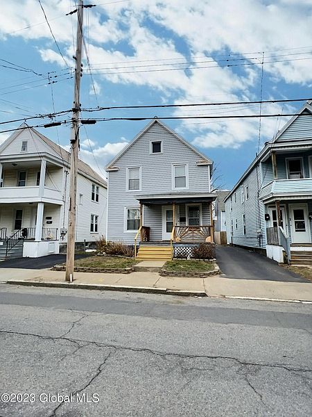 2nd image of 905 Bradt Street