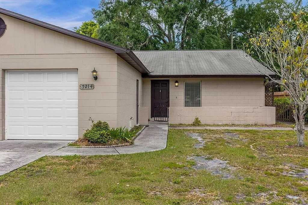 3 bed, 2.0 bath, 1330 sqft, $2,300 — Photo 2