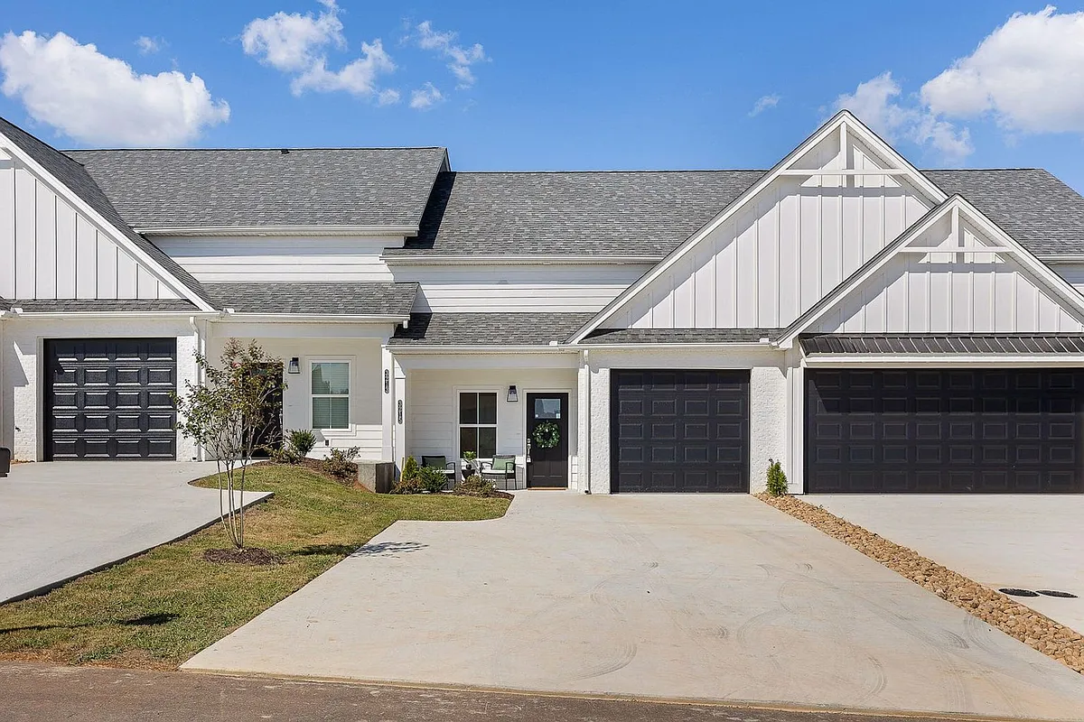 Building Photo - 3215 Green Turtle Ln NE