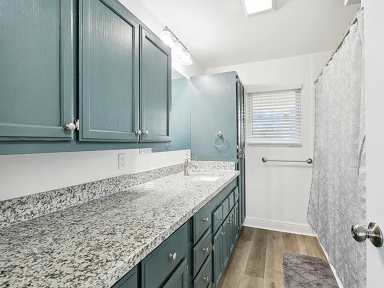 104 Carr Dr — Photo 10