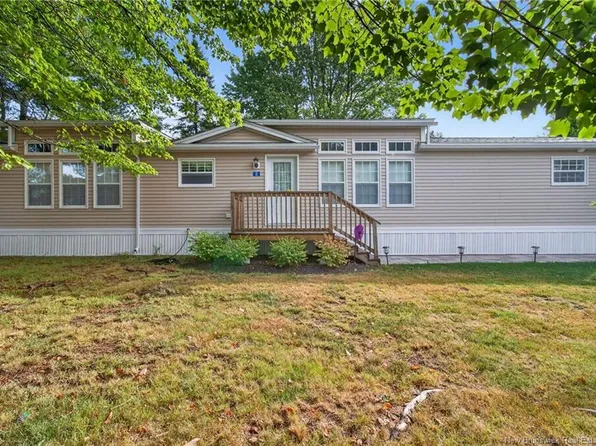 2 Larchwood St, Moncton, NB E1H 2Y2