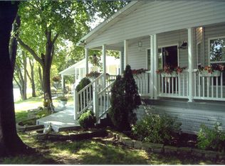 1161 Country Club Rd, Elgin, IL 60123