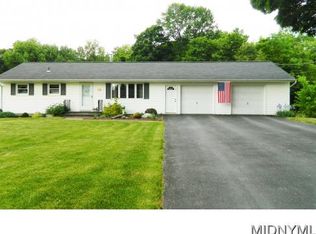 27 Homestead Rd W, Clinton, NY 13323