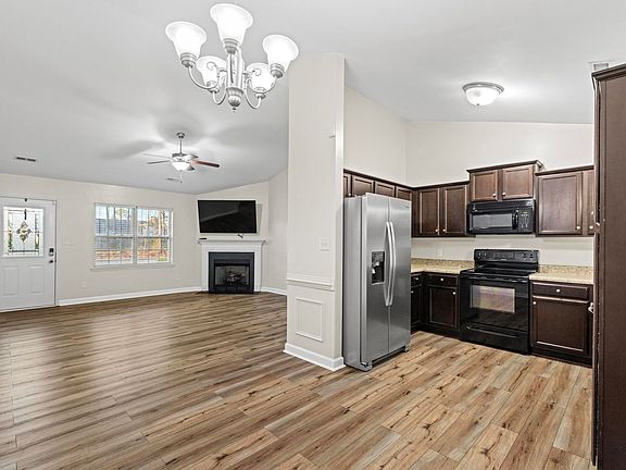 2nd image of 852 Old Folkstone Rd