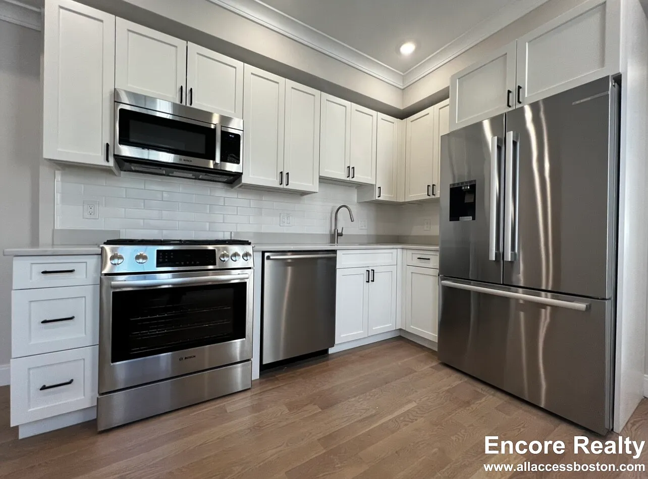 2 bed, 675 sqft, $4,050 — Photo 2