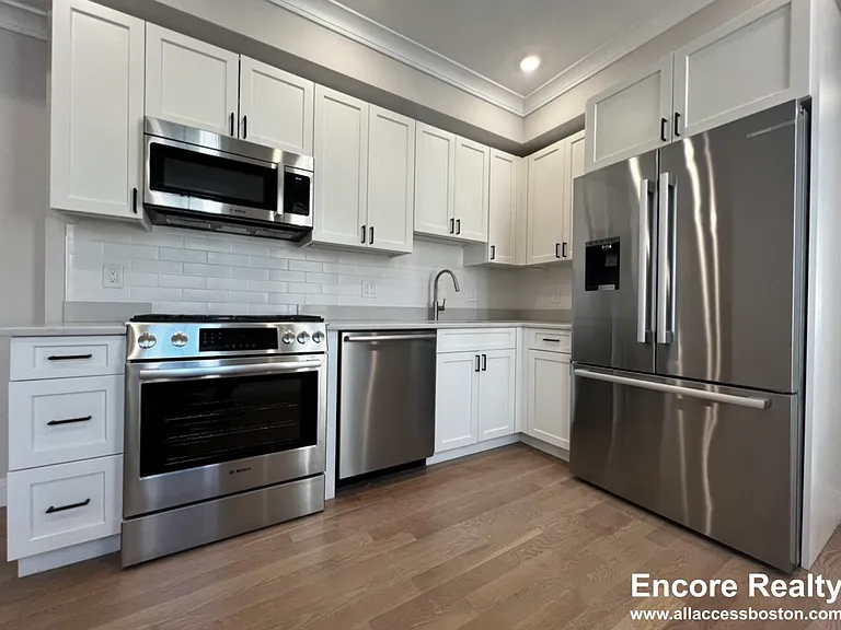 42 Englewood Ave #3 — Photo 2