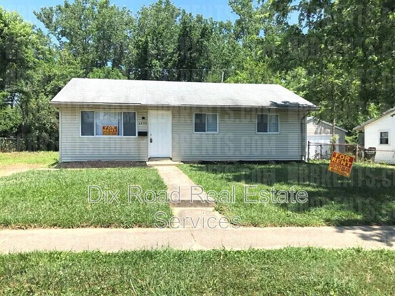 4855 Live Oak Dr