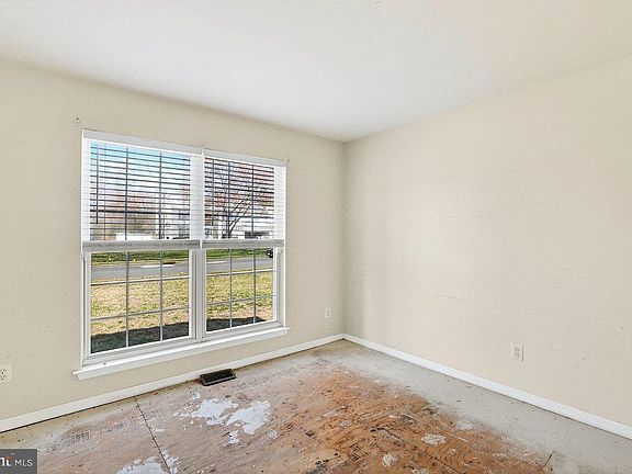 5th image of 1244 Whispering Woods Dr