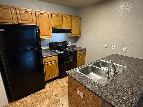 5th image of 678 W Martha Dr
