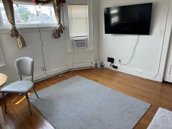 647 Anderson Avenue image 7 of 14