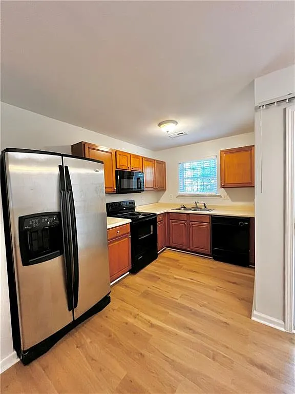 3 bed, 2.5 bath, 1512 sqft, $2,175 — Photo 3