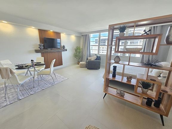2nd image of 100 Lincoln Rd #931
