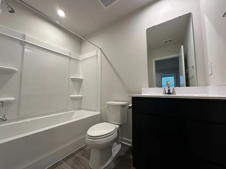 3616 Clyde St — Photo 9