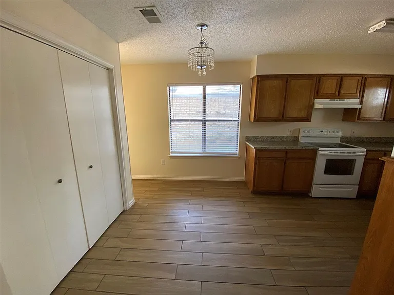 530 Rawls Cir — Photo 11