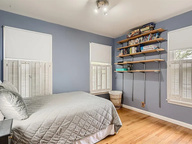 6804 Vine St — Photo 5